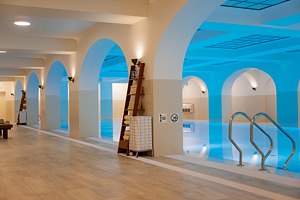 Бассейн — Апарт-отель «RODINA Grand Hotel & SPA Irkutsk 5*», Иркутск