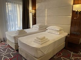 Двухместный номер Стандарт с французским балконом 2 отдельные кровати, Гранд отель Сухум, Сухум
