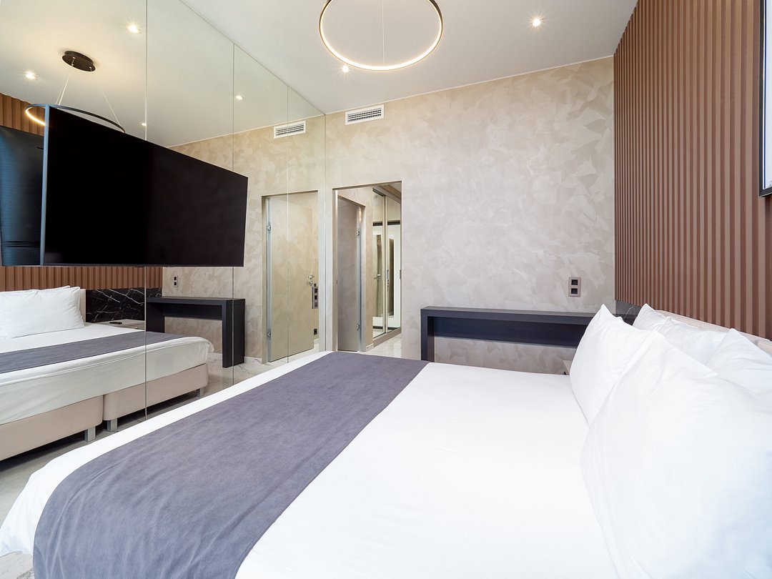 Люкс Small 4-местный 2-комнатный