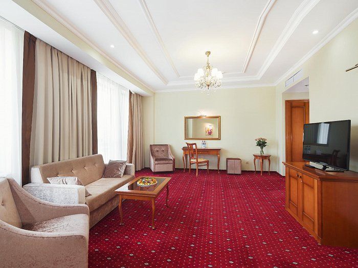 Полулюкс с балконом