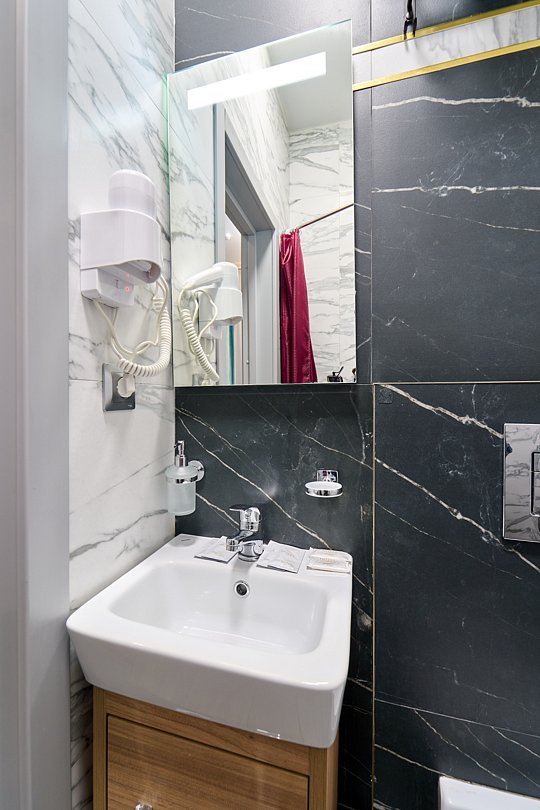 Стандартный 2-местный Бюджетный (фальш-окно)