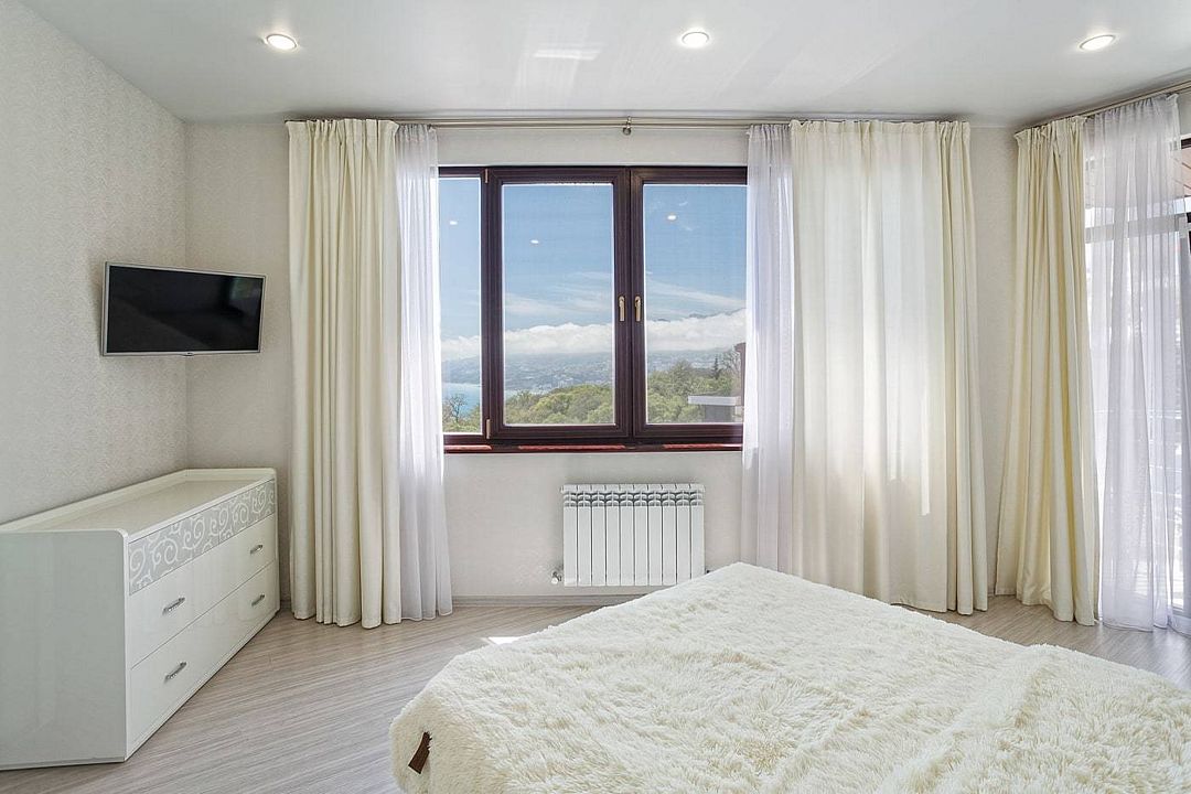 Люкс 4-местный 3-комнатный