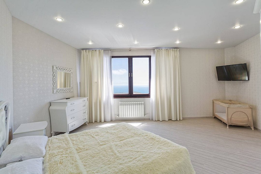 Люкс 4-местный 3-комнатный