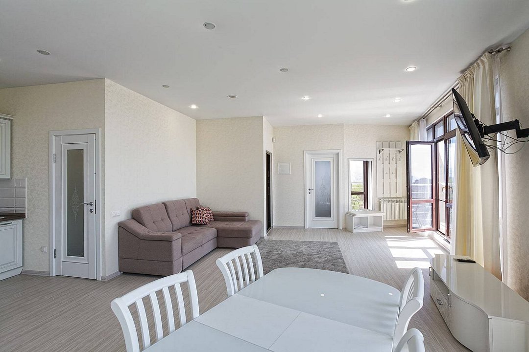 Люкс 4-местный 3-комнатный