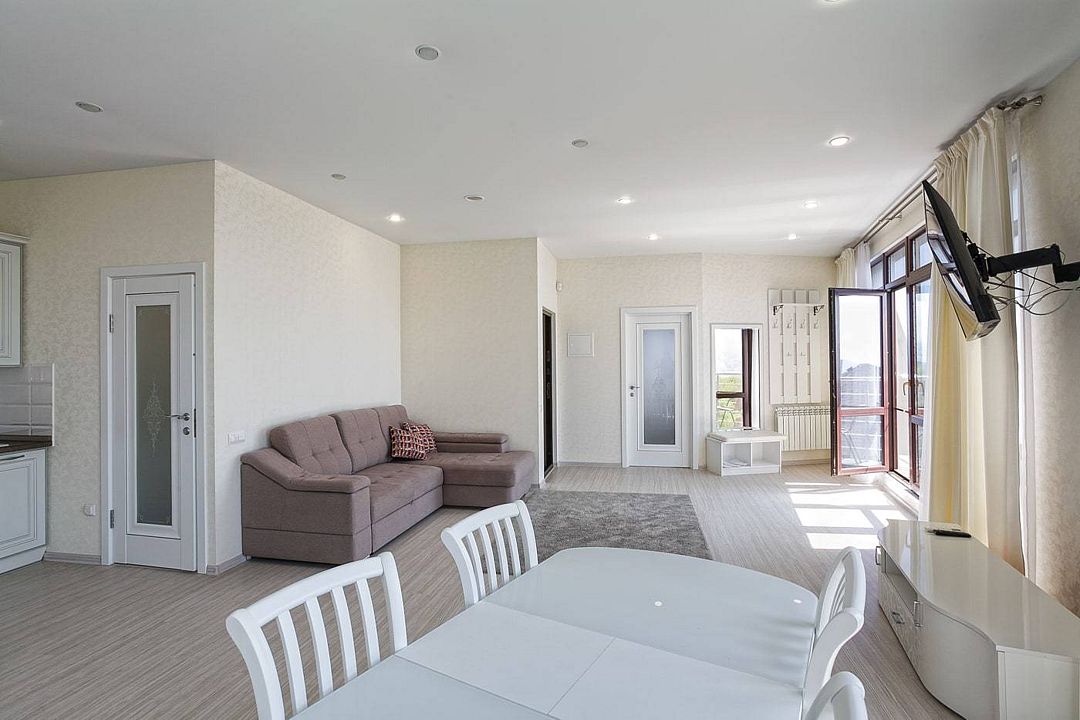 Люкс 4-местный 3-комнатный