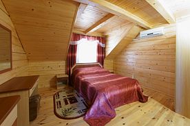 Номер 2-местный 2-комнатный в деревянном коттедже (2 этаж), Пансионат Украина-1, Феодосия