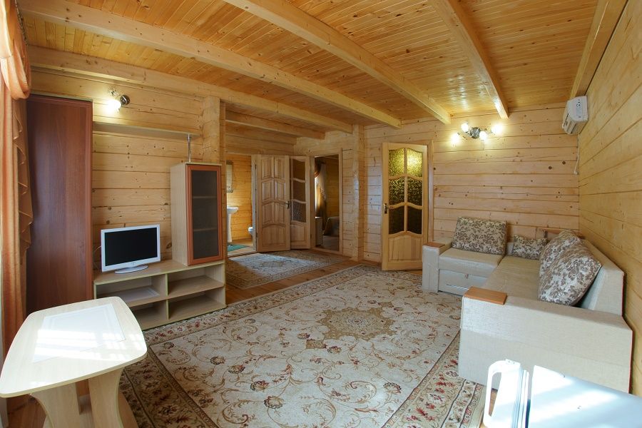 Номер 2-местный 3-комнатный (деревянный коттедж, 1 3таж)