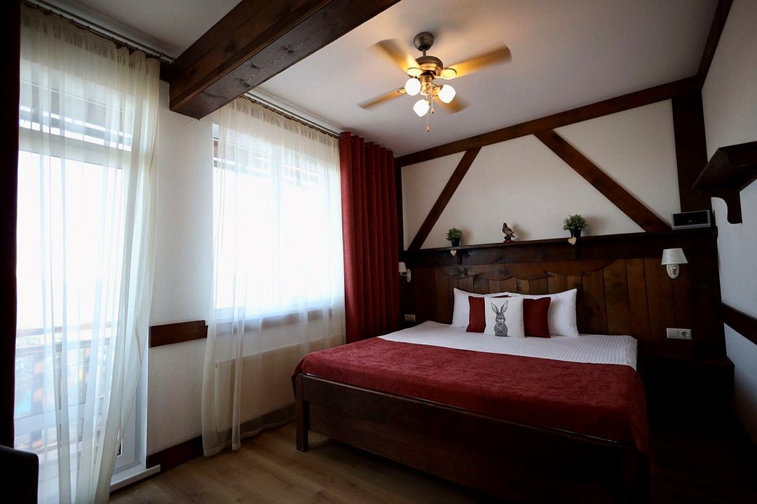 Апартаменты 2-местный 2-комнатный (корпус Шале, вид на озеро)