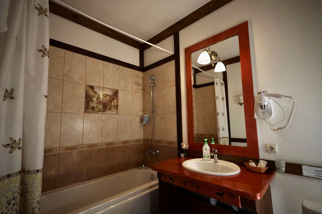 Апартаменты 3-местный 3-комнатный (2 спальни)