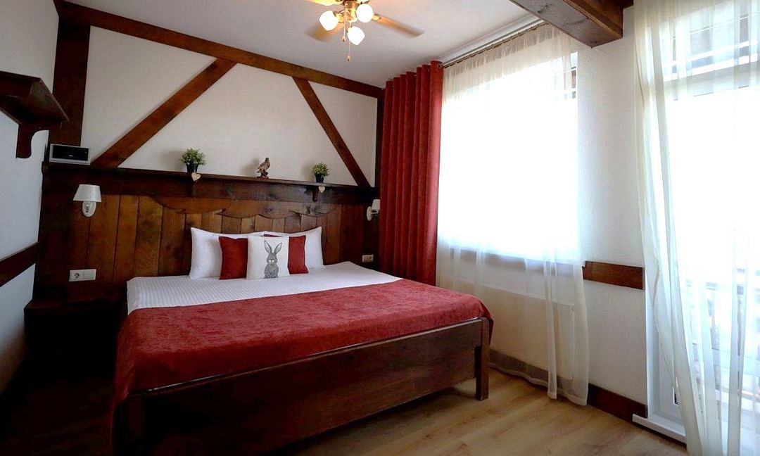 Апартаменты 3-местный 3-комнатный (2 спальни, вид на озеро)