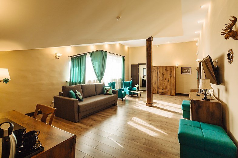 Сюит 3-местный 2-комнатный Экзекьютив (корпус Фэнтази)