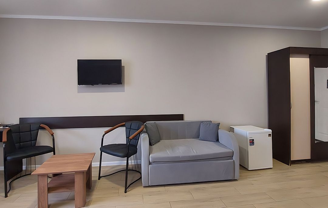 Комфорт 2-местный 1-комнатный (с балконом, 1 этаж)