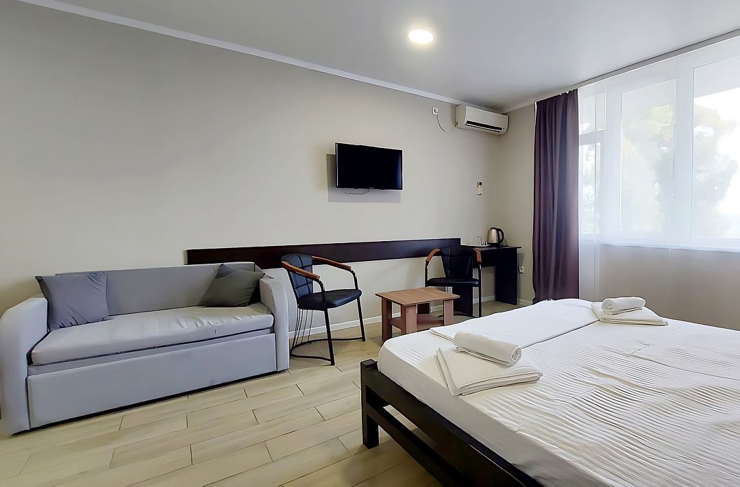 Комфорт 2-местный 1-комнатный (с балконом, 1 этаж)