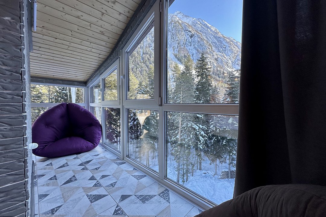 Полулюкс 2-местный 2-уровневый (с видом на горы)