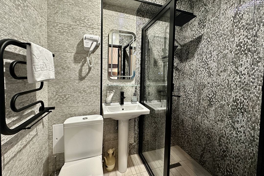 Полулюкс 2-местный 2-уровневый (с видом на горы)