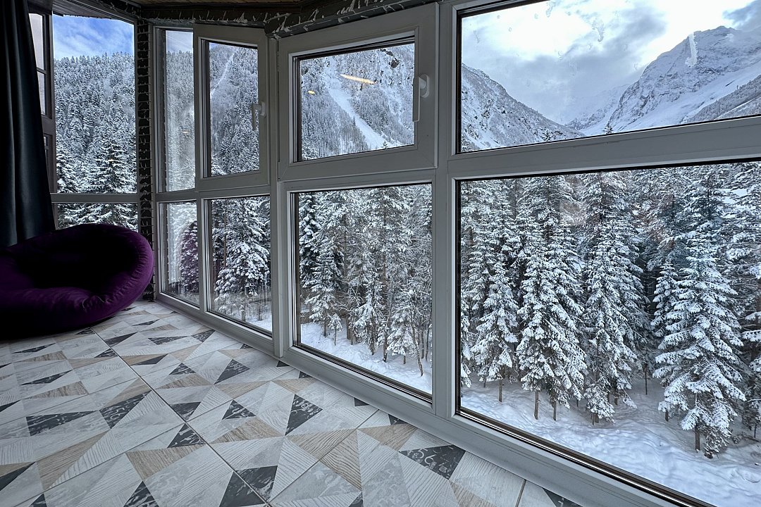 Полулюкс 2-местный 2-уровневый (с видом на горы)