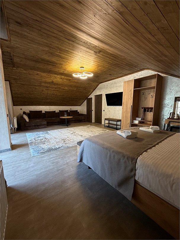 Делюкс 4-местный 1-коматный (с балконом)