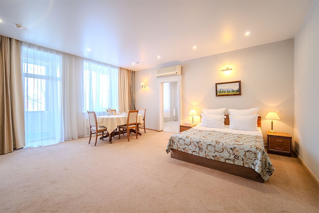 Делюкс 2-местный JACUZZI (вид на лес)