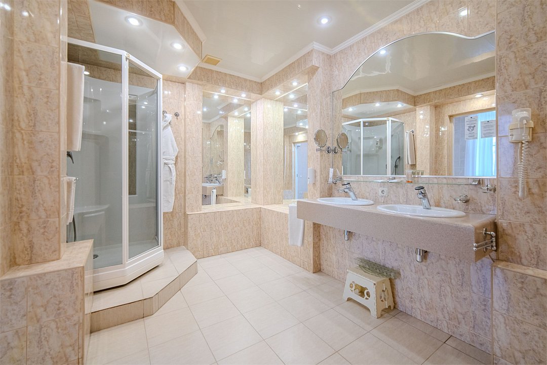 Делюкс 2-местный JACUZZI (вид на лес)