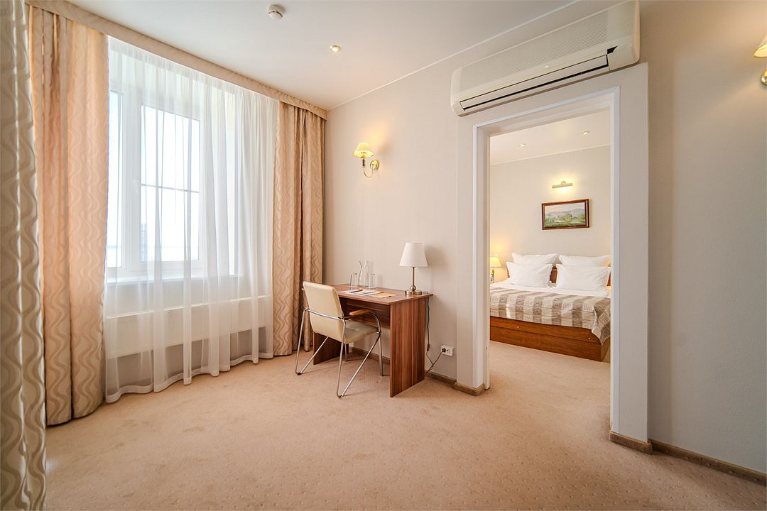 Сюит 2-местный 2-комнатный LAKE VIEW