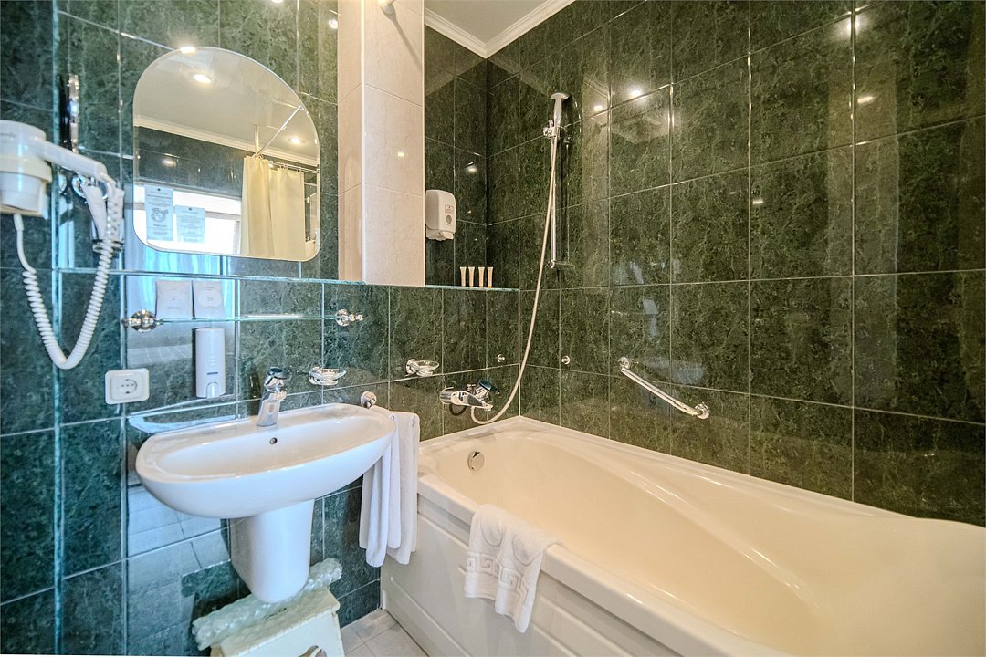 Сюит 2-местный 2-комнатный LAKE VIEW