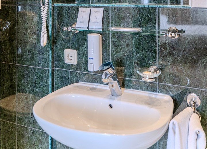 Сюит 2-местный 2-комнатный LAKE VIEW