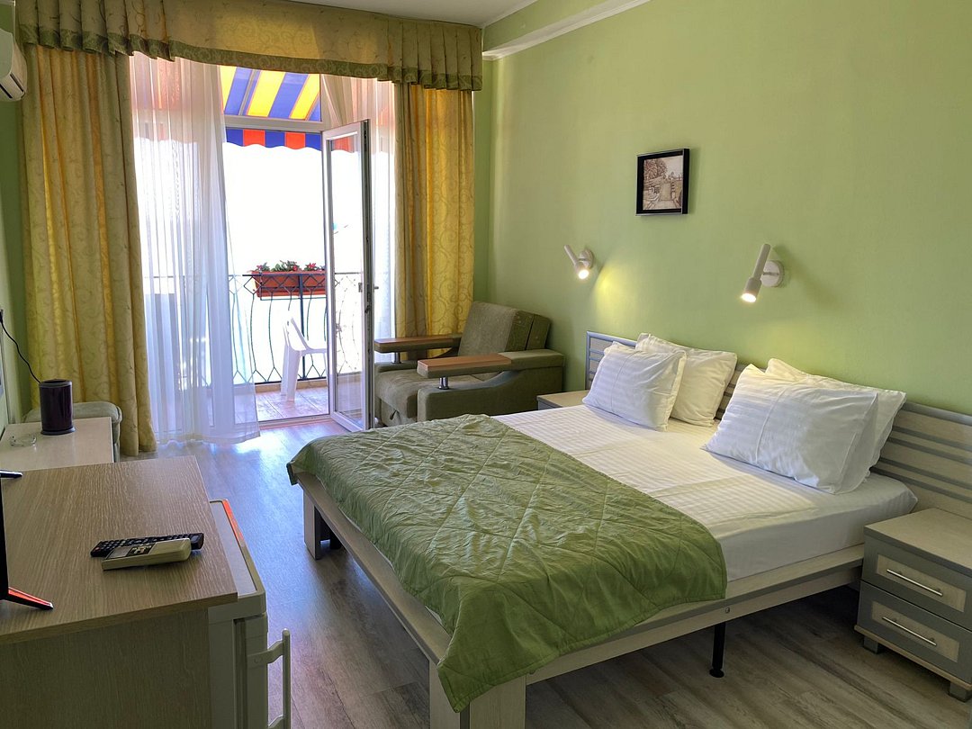 Полулюкс 2-местный 1-комнатный (корпус 3)