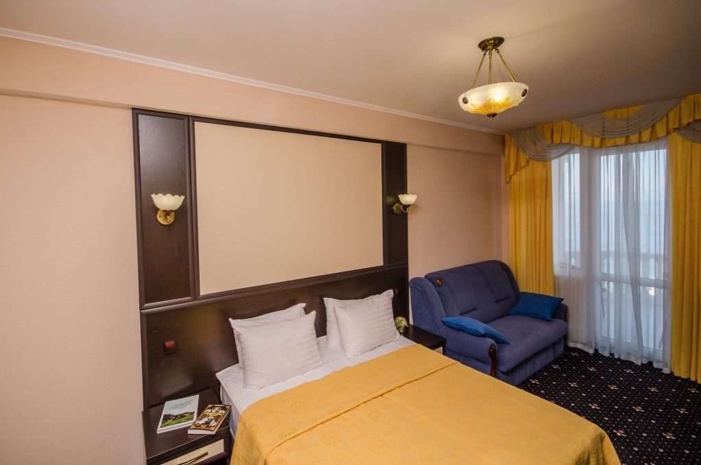 Полулюкс 2-местный 1-комнатный (южный, корпус 1)