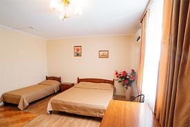 Стандарт 3-местный с балконом, Отель Эдем, Глафировка