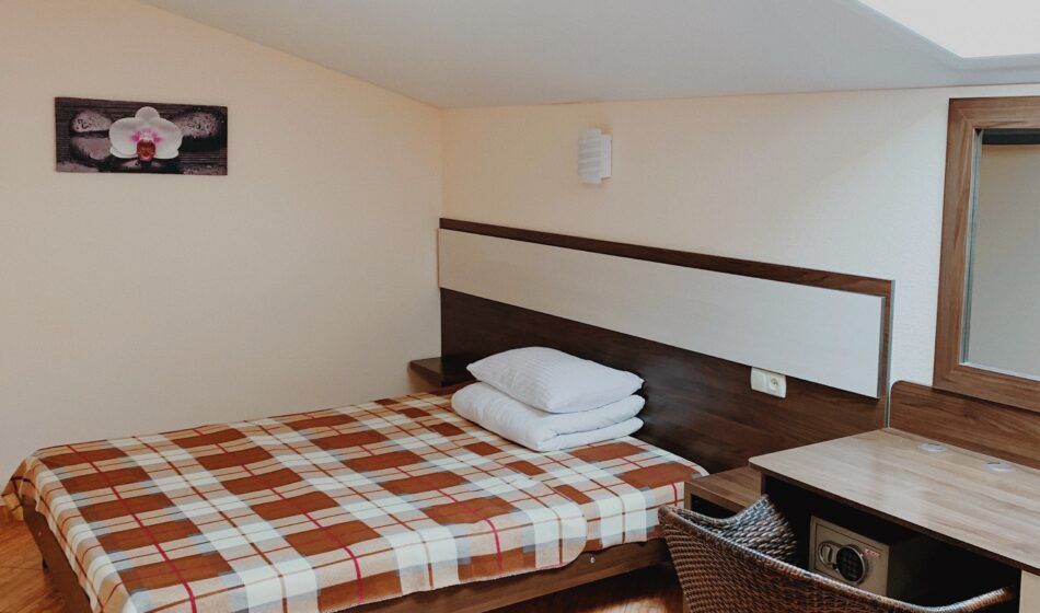 Мансардный 1-местный