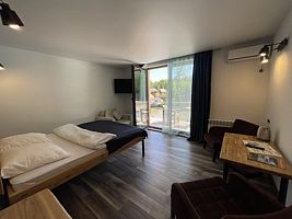 Двухместный номер Deluxe с балконом и с красивым видом из окна двуспальная кровать, Парк-отель «БабинДвор», Солнечногорск