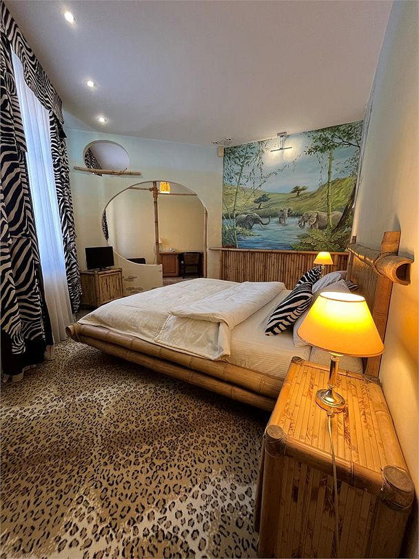 Полулюкс 2-местный 2-комнатный (Сафари)