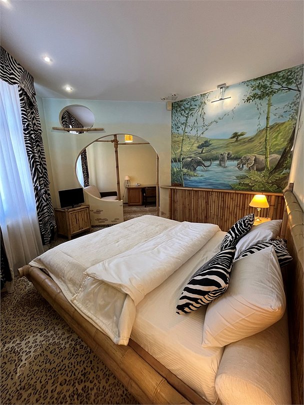 Полулюкс 2-местный 2-комнатный (Сафари)