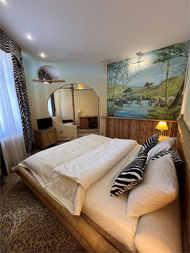 Полулюкс 2-местный 2-комнатный (Сафари)