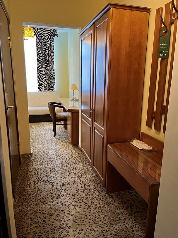 Полулюкс 2-местный 2-комнатный (Сафари)