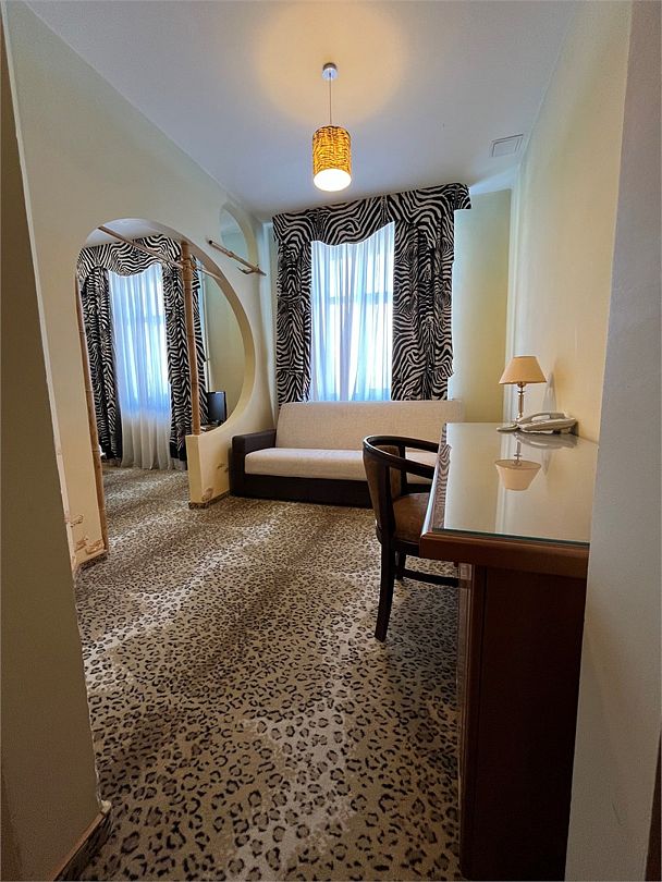 Полулюкс 2-местный 2-комнатный (Сафари)