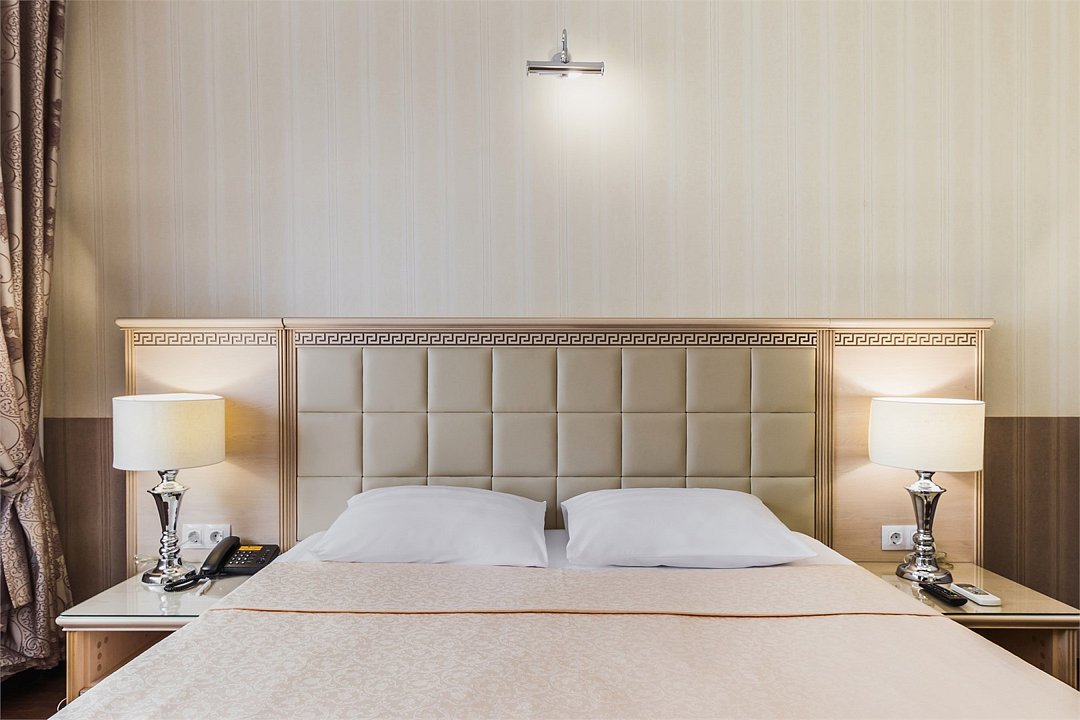 Люкс 2-местный (с балконом, вид на парк)