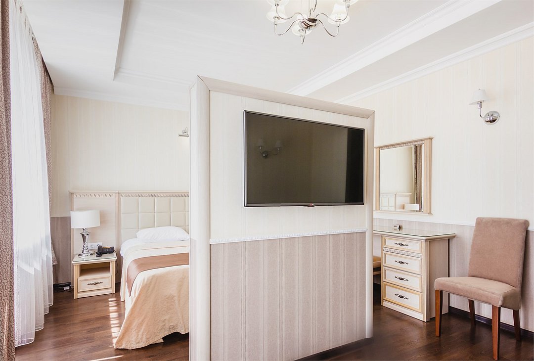 Люкс 2-местный (с балконом, вид на парк)