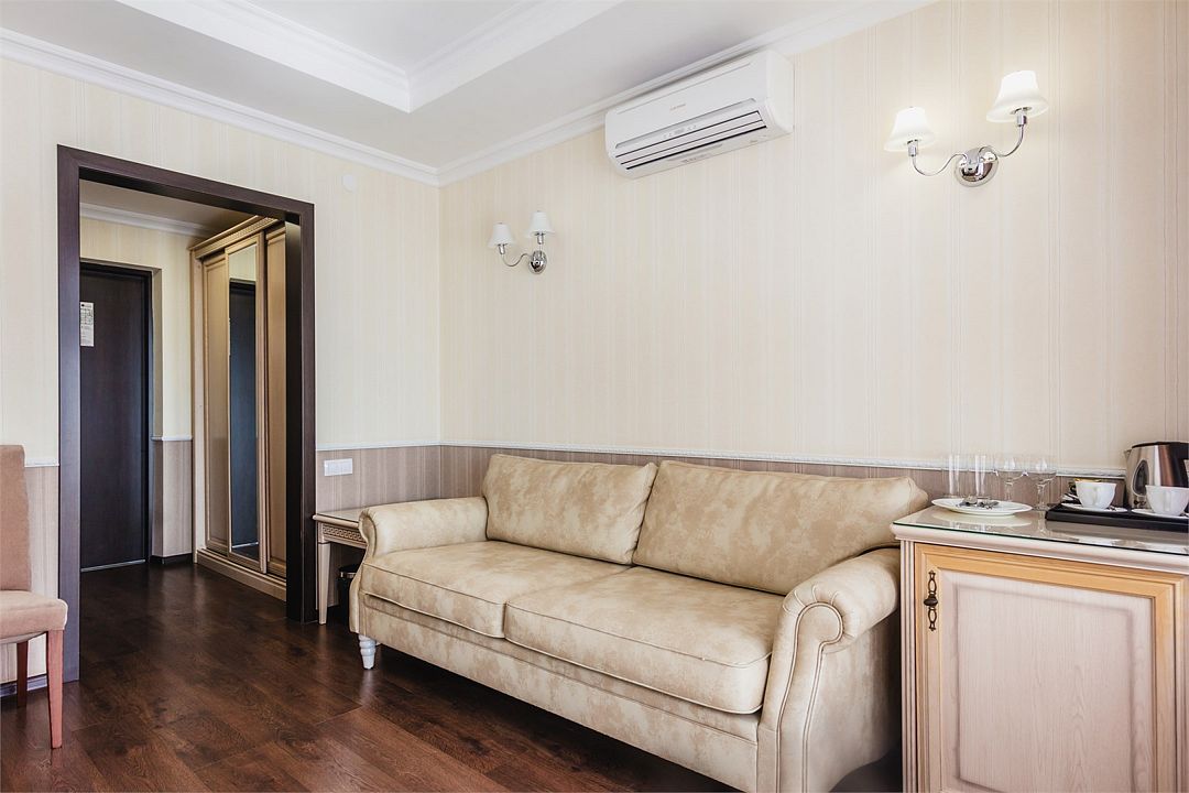 Люкс 2-местный (с балконом, вид на парк)