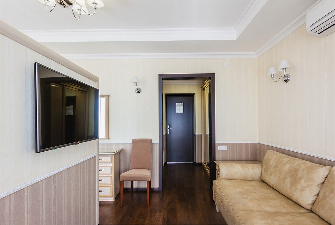 Люкс 2-местный (с балконом, вид на парк)