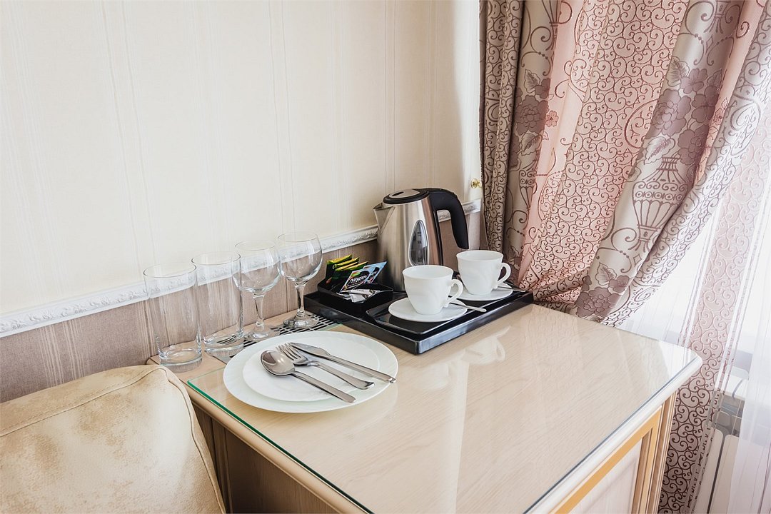 Люкс 2-местный (с балконом, вид на парк)