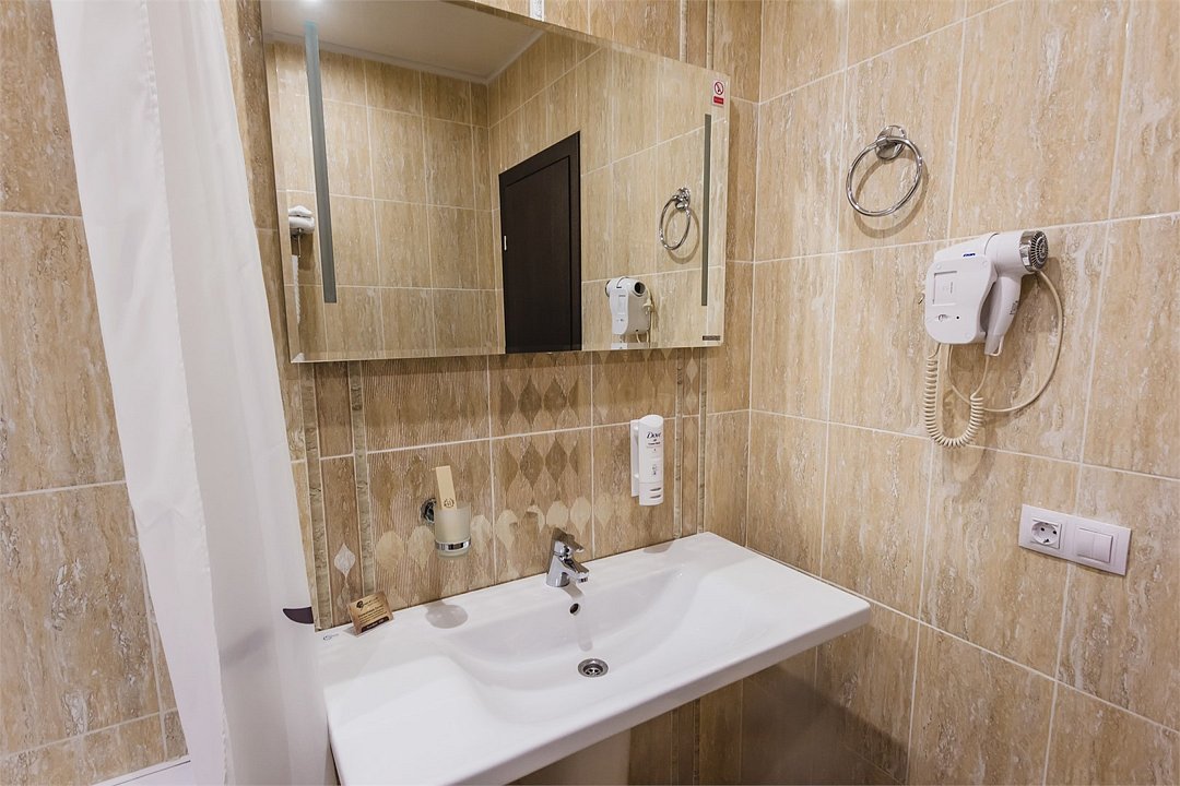 Люкс 2-местный (с балконом, вид на парк)