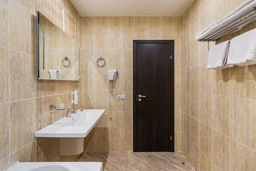 Люкс 2-местный (с балконом, вид на парк)