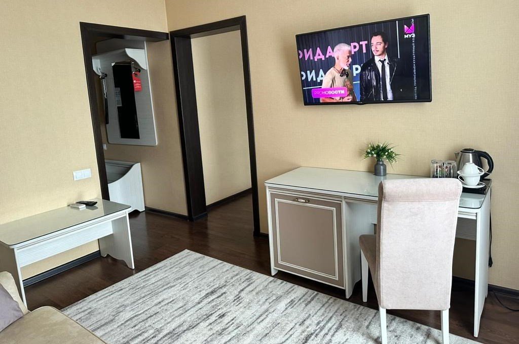 Люкс UP 2-местный (с балконом, вид на парк)