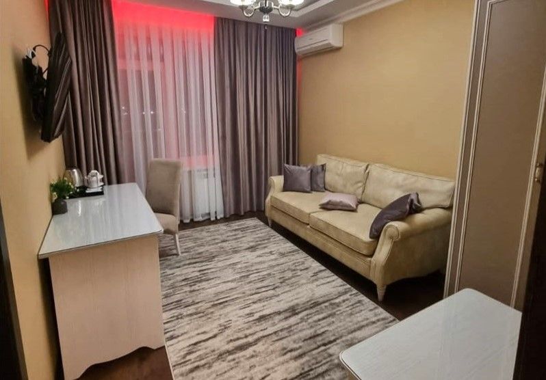 Люкс UP 2-местный (с балконом, вид на парк)