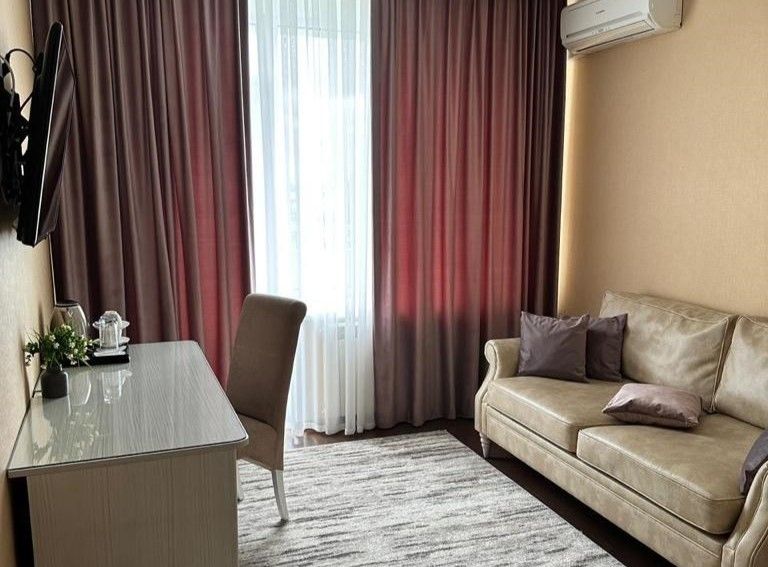 Люкс UP 2-местный (с балконом, вид на парк)