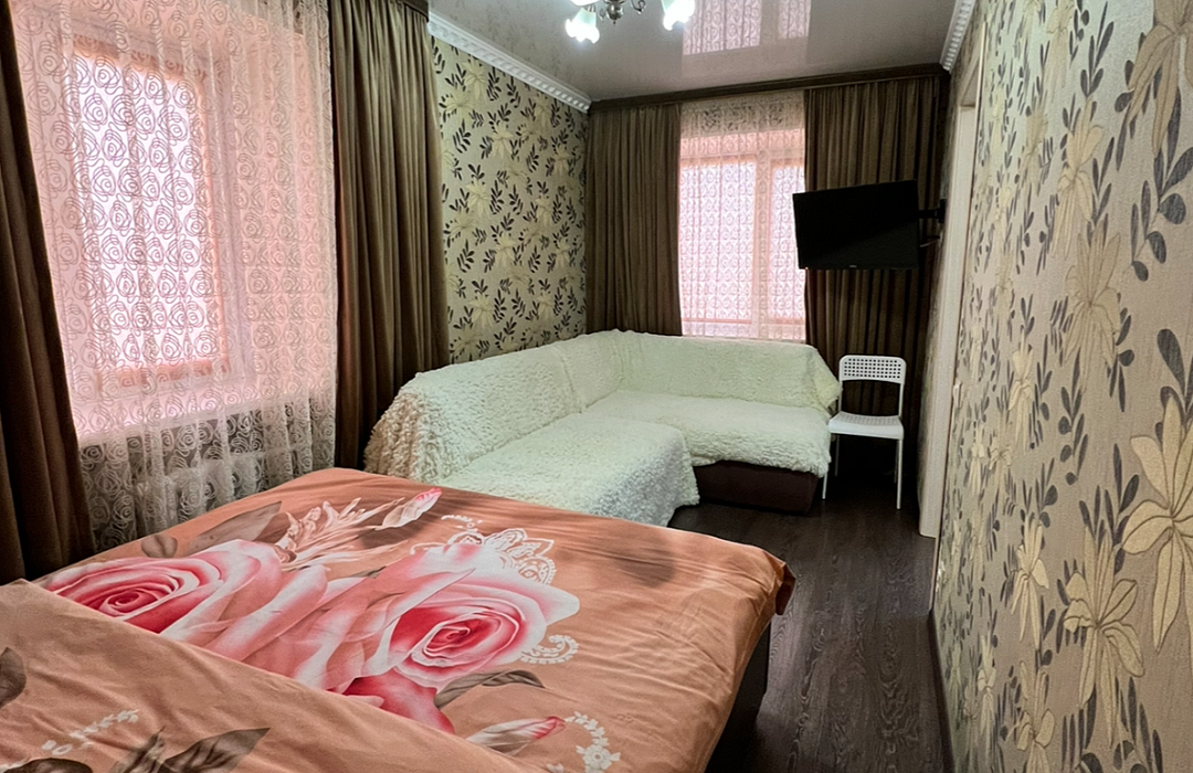 Комфорт Яшма 4-местный 2-комнатный (ул. Ленина, д. 19)