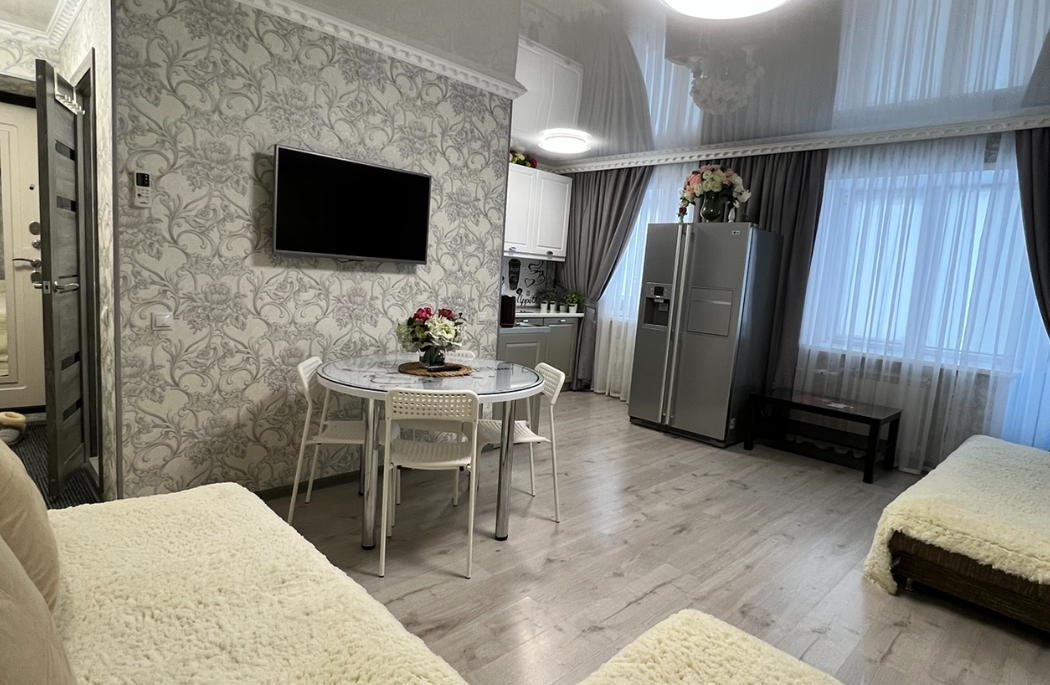 Люкс Кухня 4-местный 3-комнатный (пр-кт Ленина, д. 19)