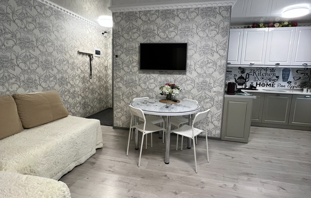 Люкс Кухня 4-местный 3-комнатный (пр-кт Ленина, д. 19)