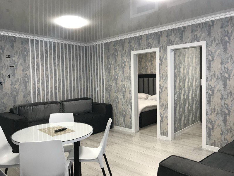 Суперлюкс Оскар 4-местный 3-комнатный (пр-кт Ленина, д. 19)